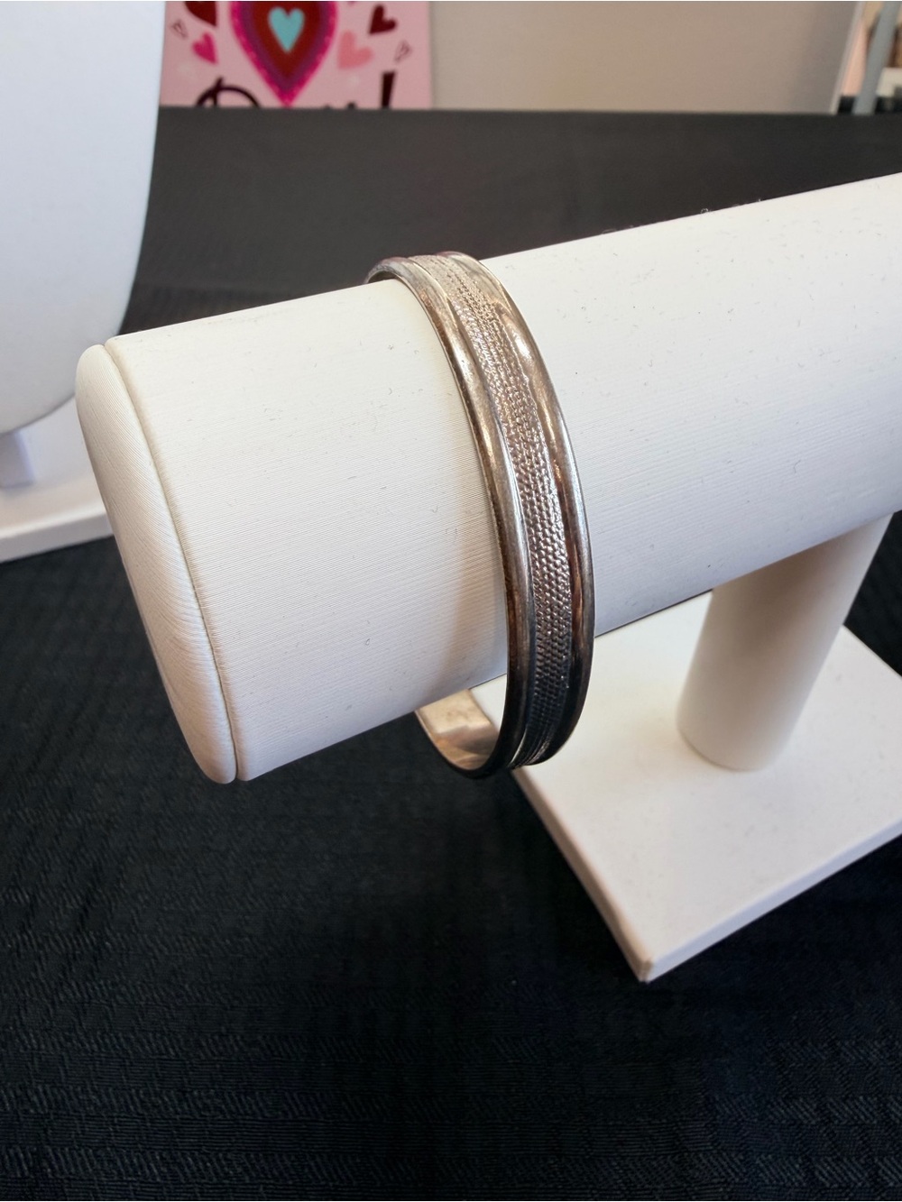 Silver tone bracelet Vintage detail design